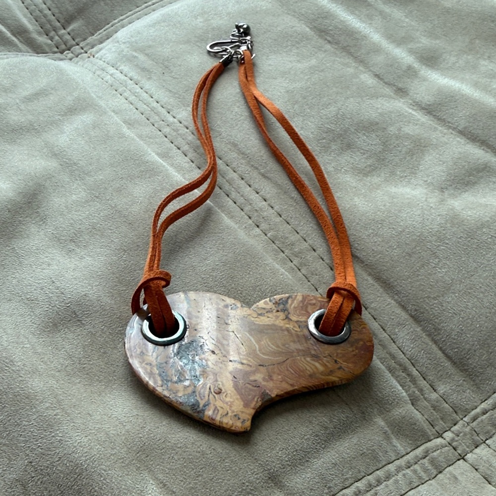 DTR Jay King sterling silver and natural jasper heart necklace on a leather cord - Picture 5 of 5